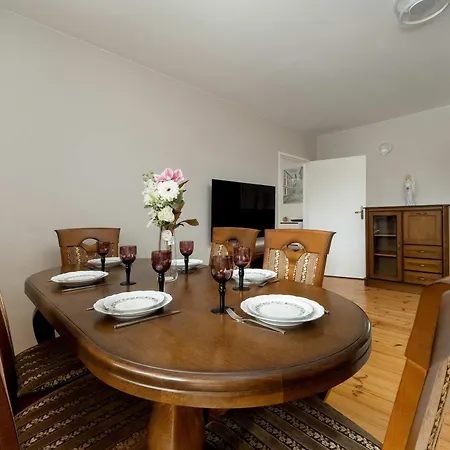 Family With Balcony In By Renters Apartment *