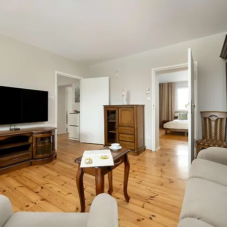 Family With Balcony In By Renters Apartament *