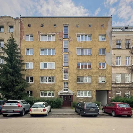 Family With Balcony In By Renters Apartament Wrocław